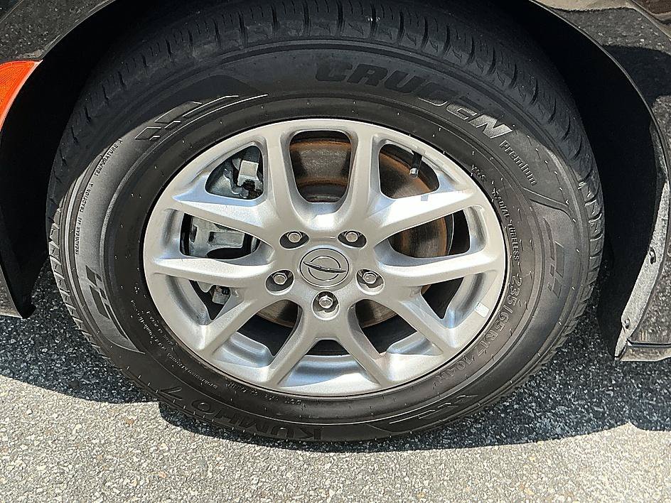 Used 2024 Chrysler Pacifica Touring-L FWD image 9