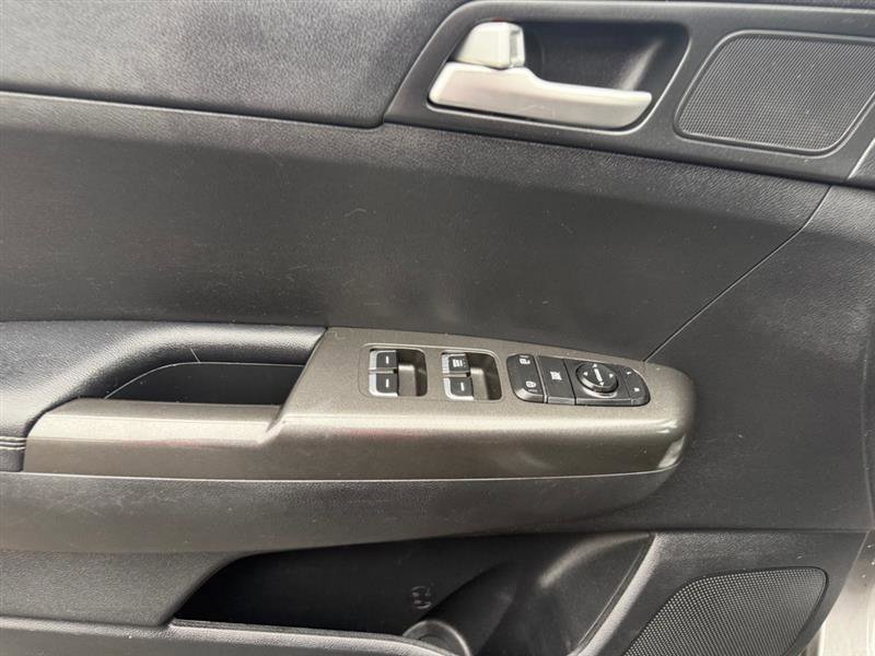 Used 2018 Kia Sportage LX AWD/4WD image 28