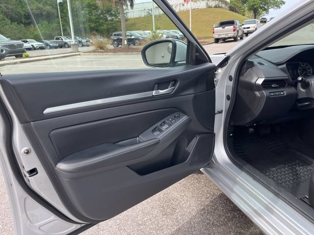 Used 2022 Nissan Altima 2.5 SV FWD image 5