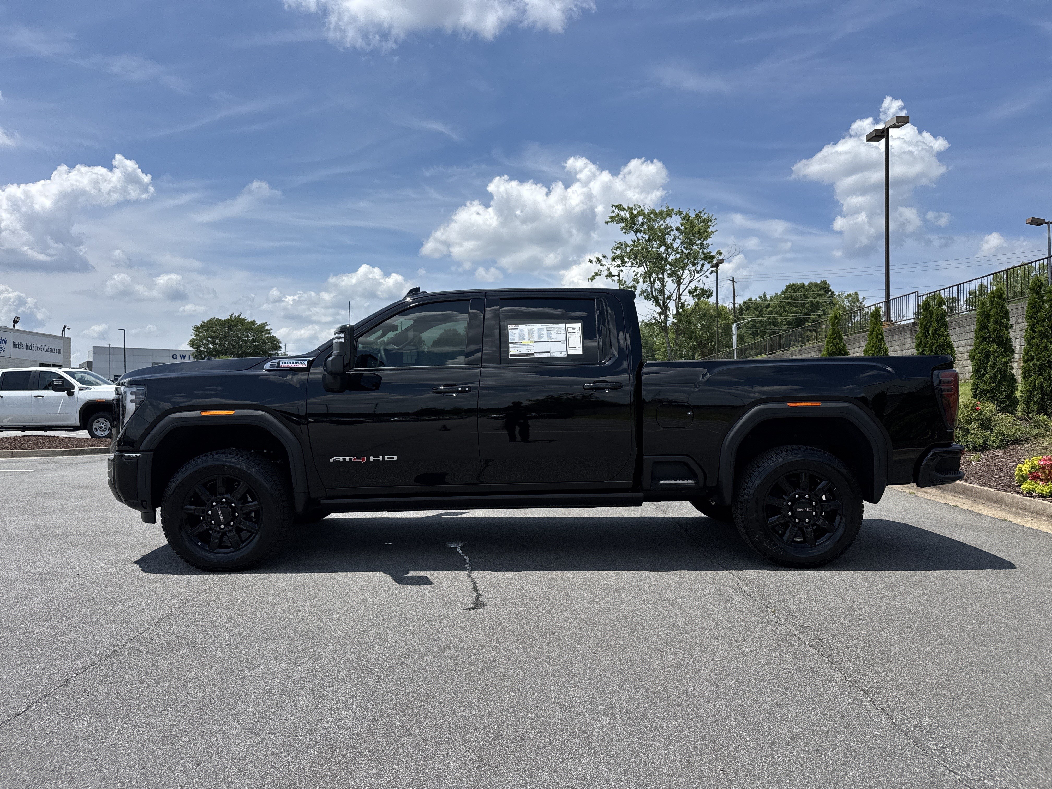 New 2026 GMC Sierra 2500 AT4 w/ AT4 Premium Plus Package AWD/4WD image 7