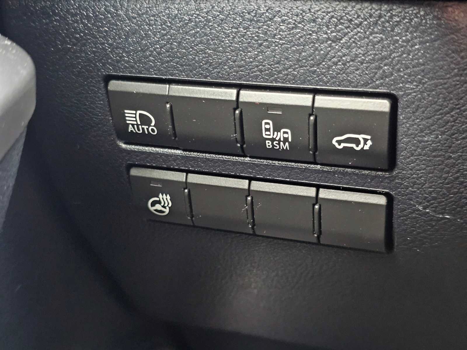 Used 2018 Lexus NX 300h AWD w/ Premium Package image 38
