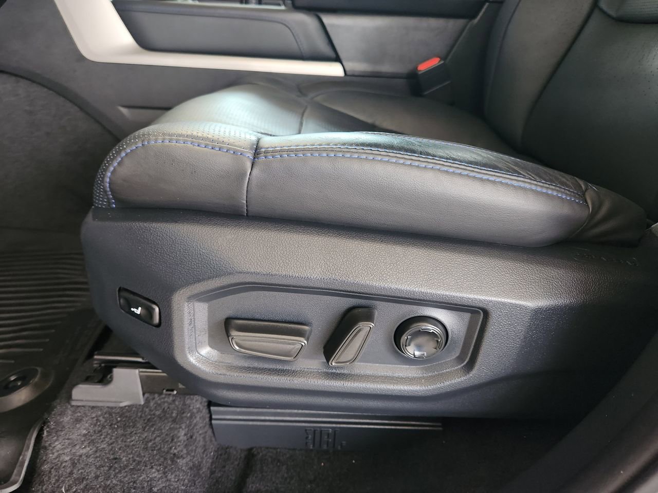Used 2026 Toyota Tundra Platinum AWD/4WD image 23