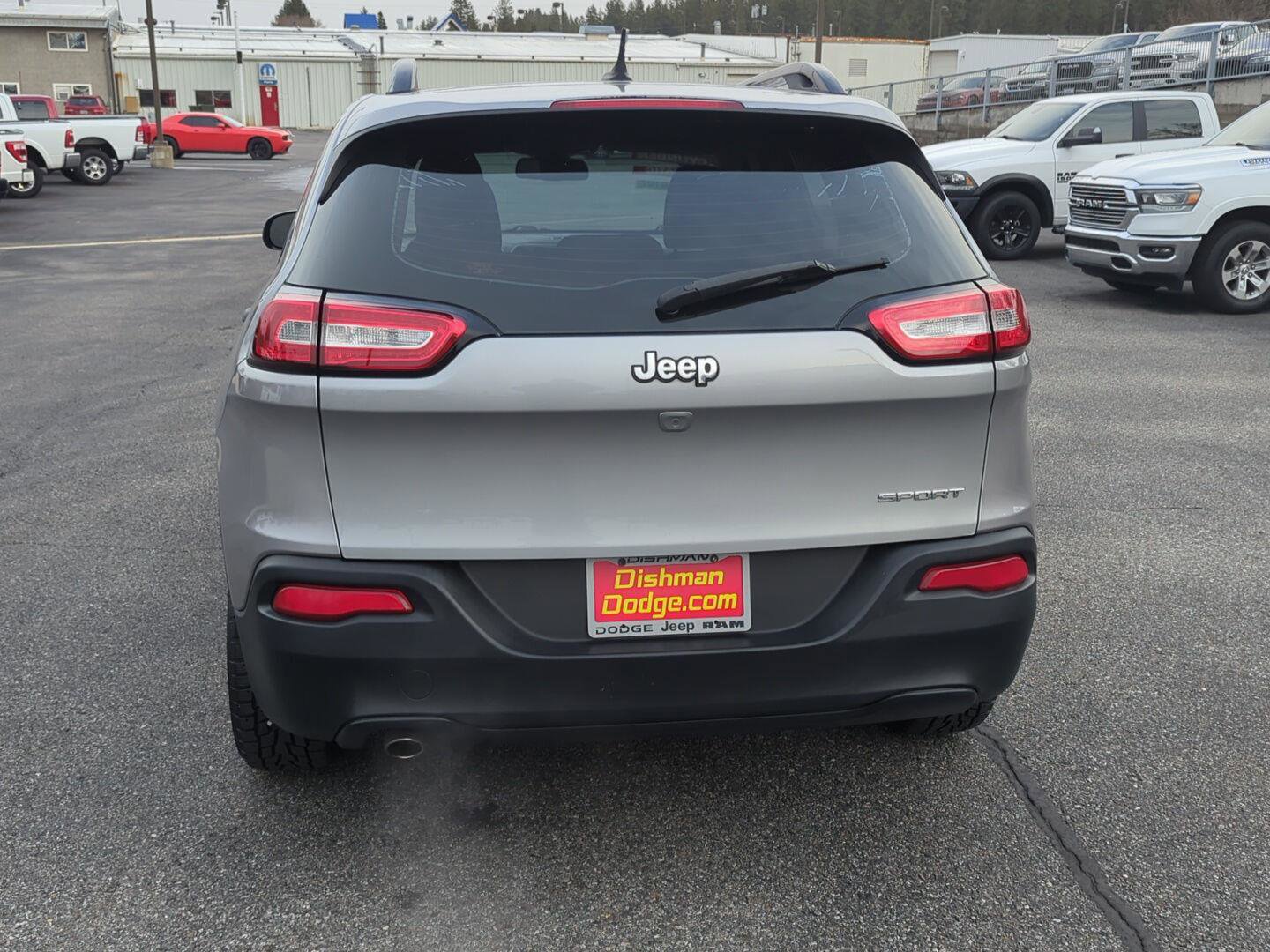 Used 2015 Jeep Cherokee Sport w/ Sport Appearance Group image 5