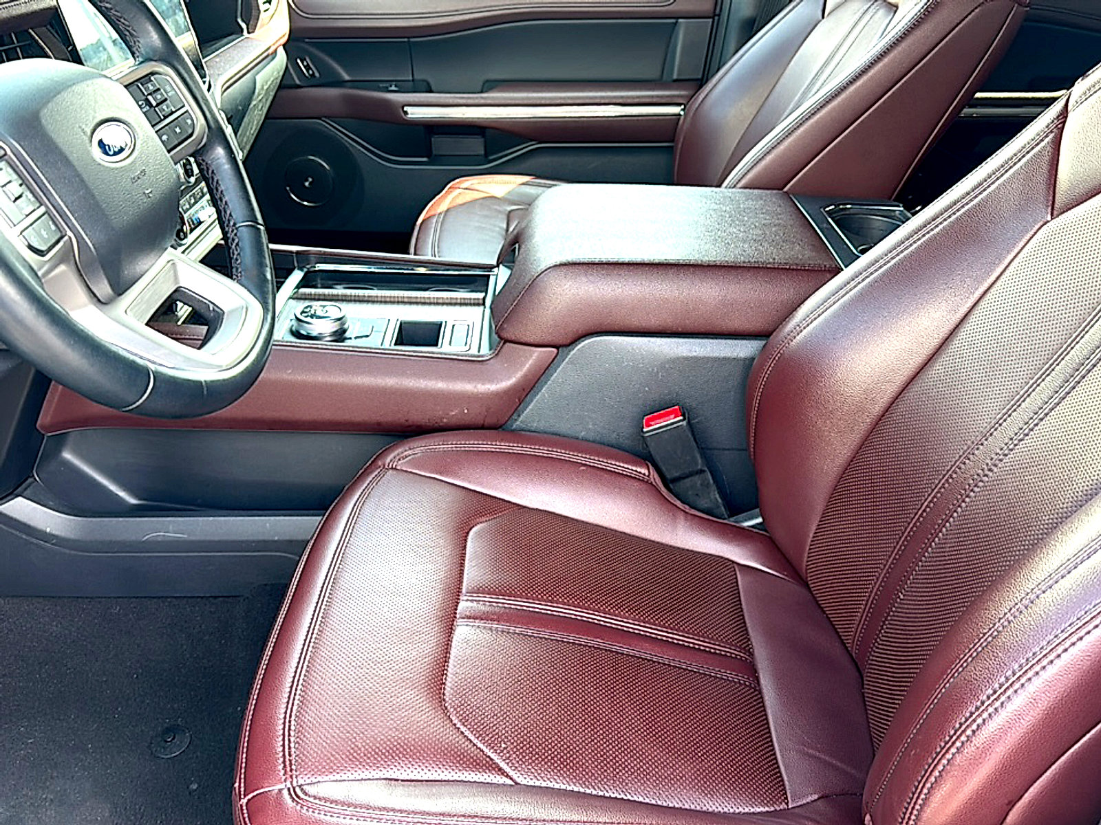 Used 2023 Ford Expedition Limited image 13