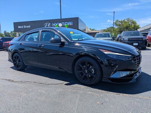 Used 2023 Hyundai Elantra Limited FWD video 1