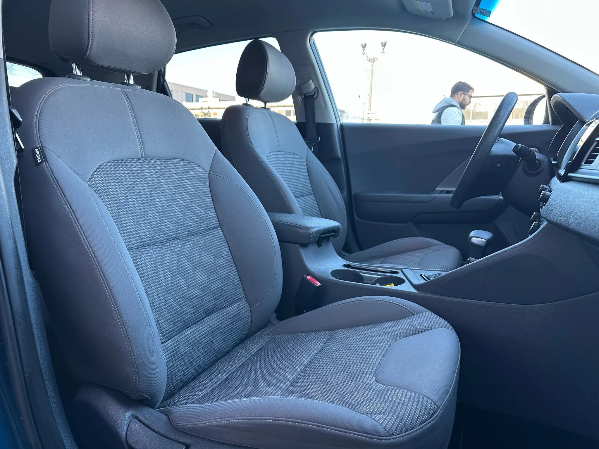 Used 2018 Kia Niro LX image 16