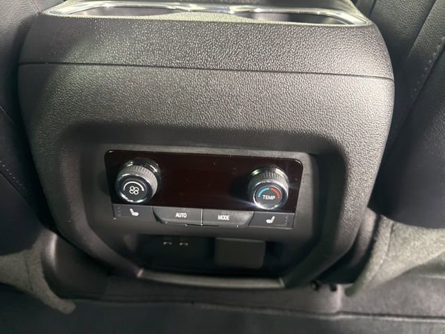 Used 2025 Chevrolet Traverse RS image 26