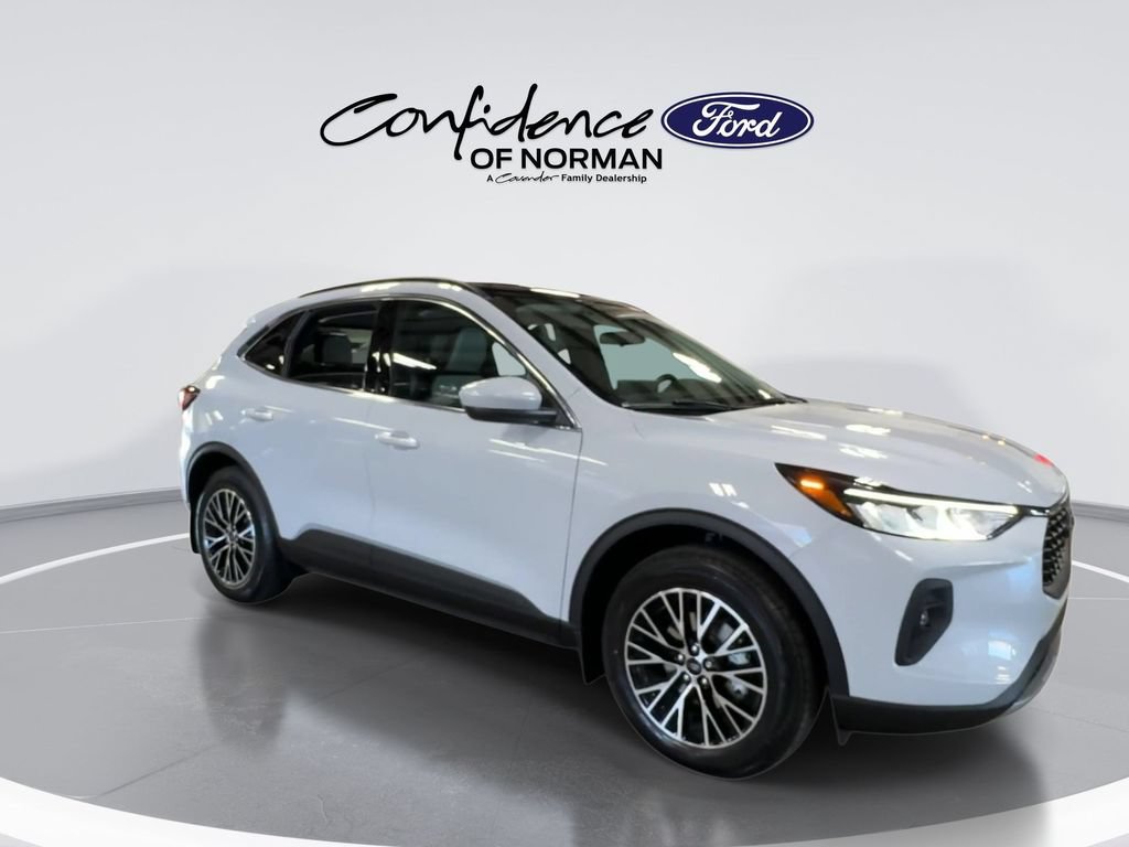 New 2025 Ford Escape SE FWD image 12