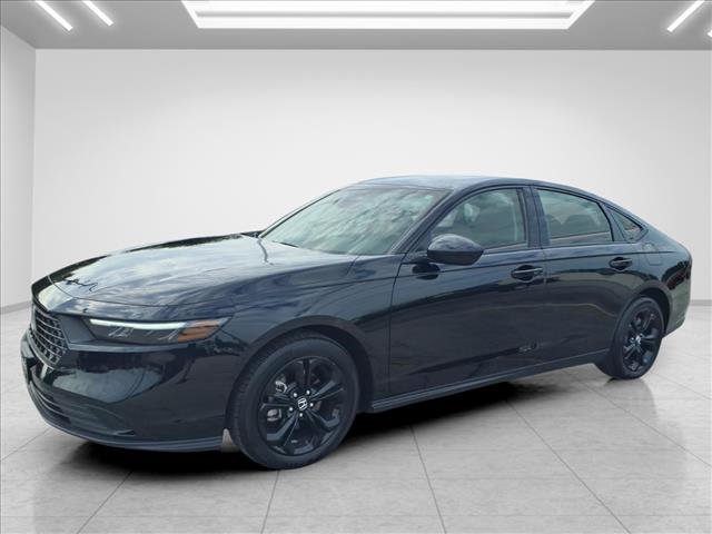 Used 2025 Honda Accord SE image 5