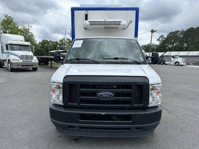Used 2024 Ford E-350 and Econoline 350 Super Duty w/ Power Windows & Locks Group RWD image 2