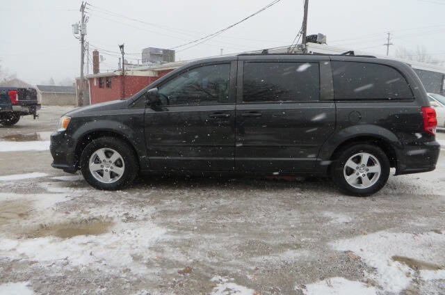 Used 2012 Dodge Grand Caravan SXT w/ Entertainment Group 1 FWD image 8