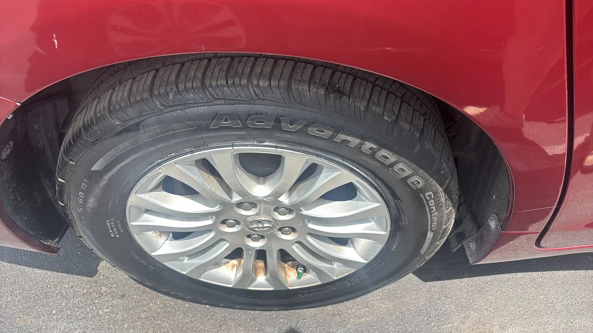 Used 2011 Toyota Sienna XLE FWD image 36
