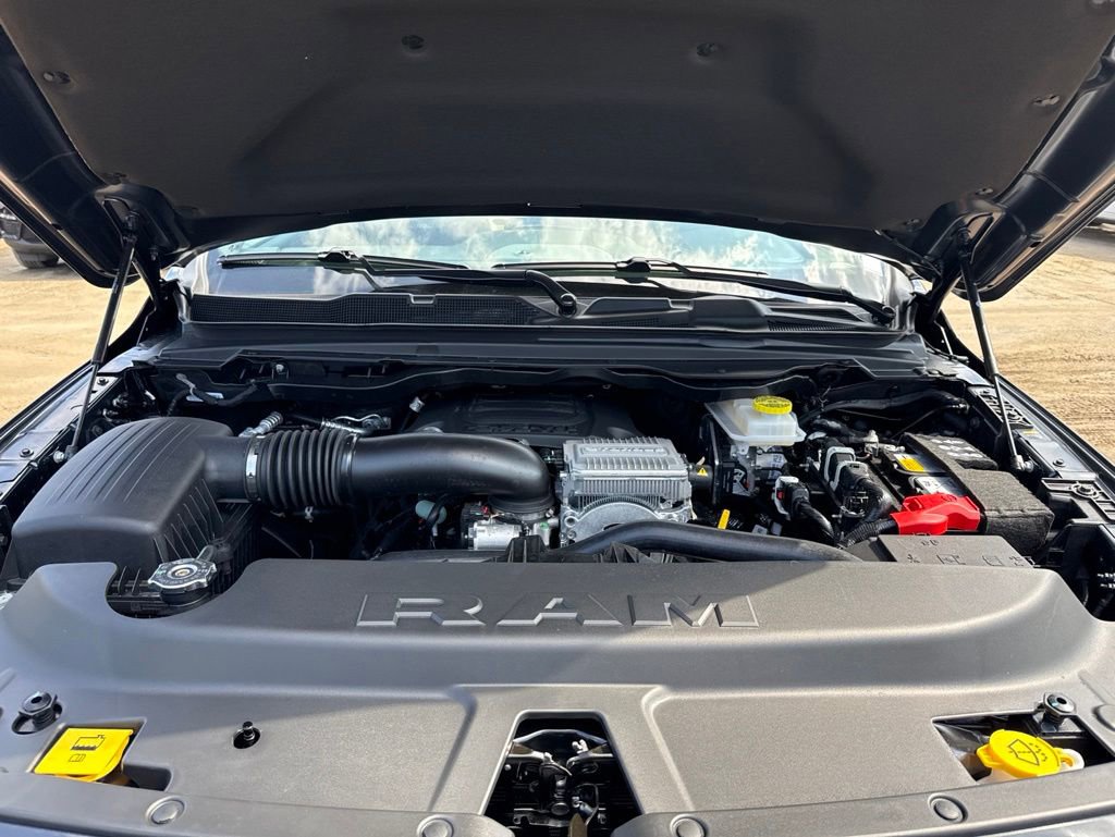 New 2026 RAM 1500 Laramie AWD/4WD image 34
