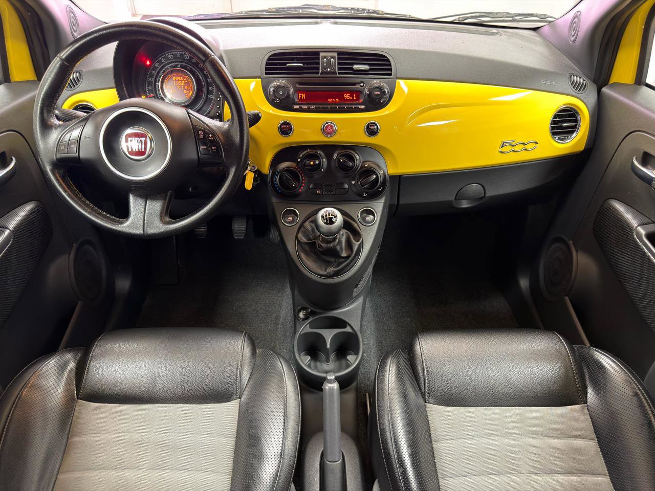 Used 2013 FIAT 500 Sport image 28