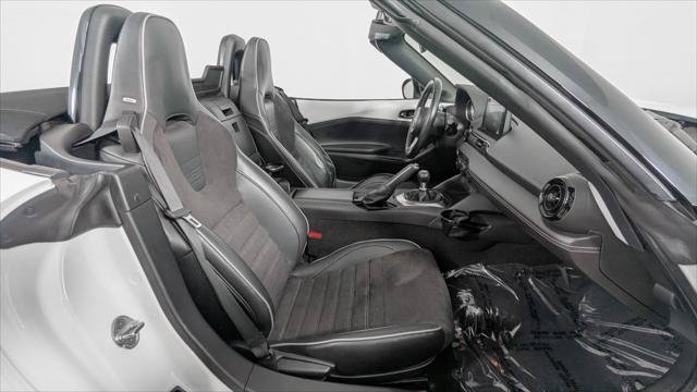 Used 2020 MAZDA MX-5 Miata Club w/ Brembo/BBS Recaro Package RWD image 17