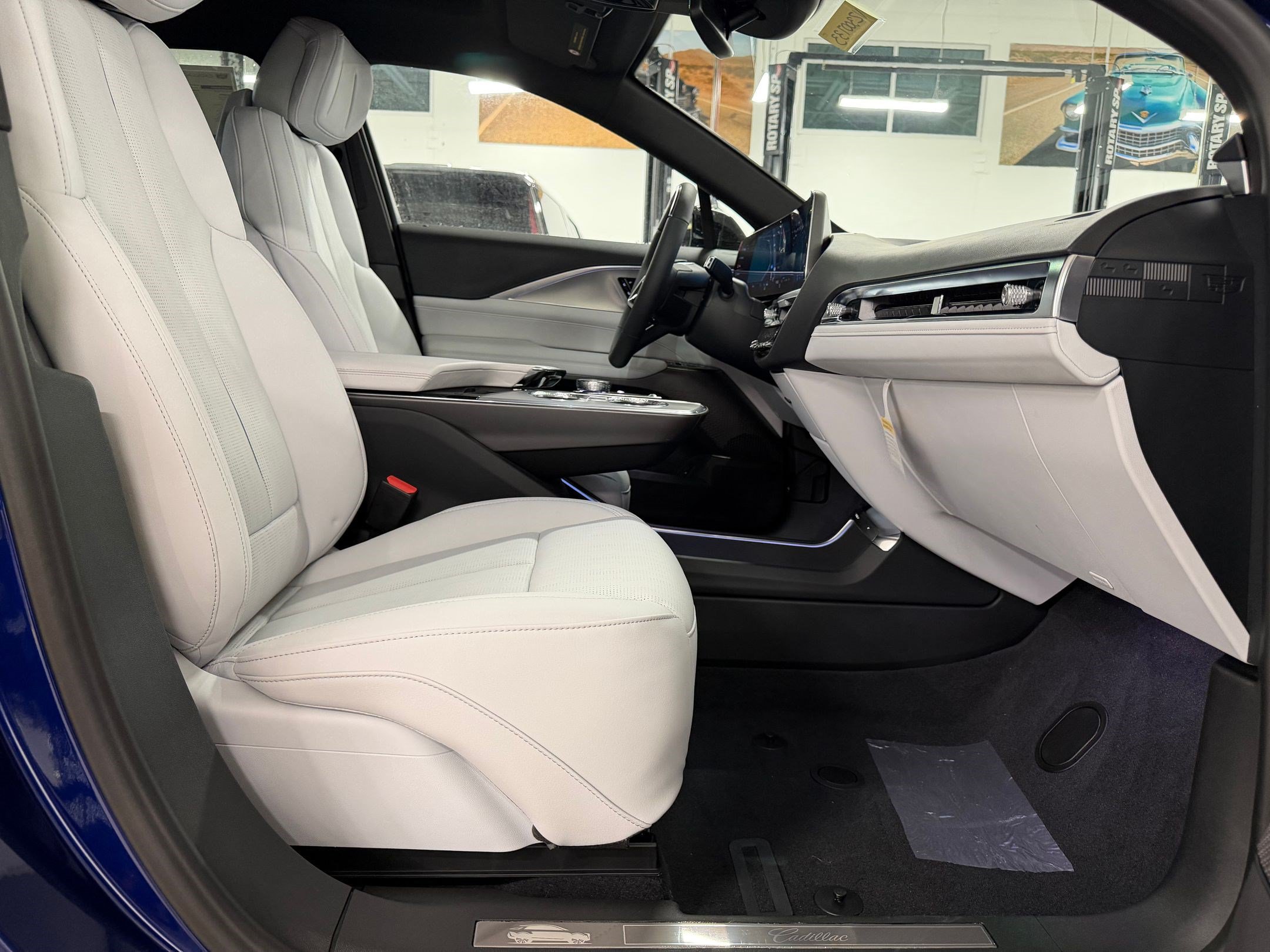 New 2027 Cadillac Lyriq Sport AWD/4WD image 32