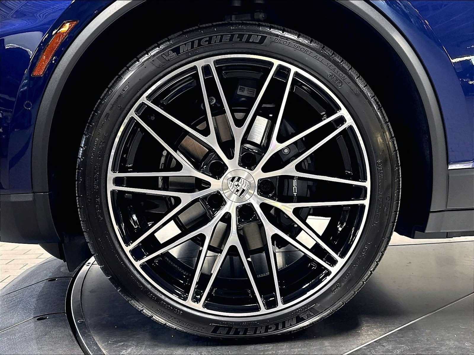 New 2026 Porsche Macan 4 Electric AWD/4WD image 11