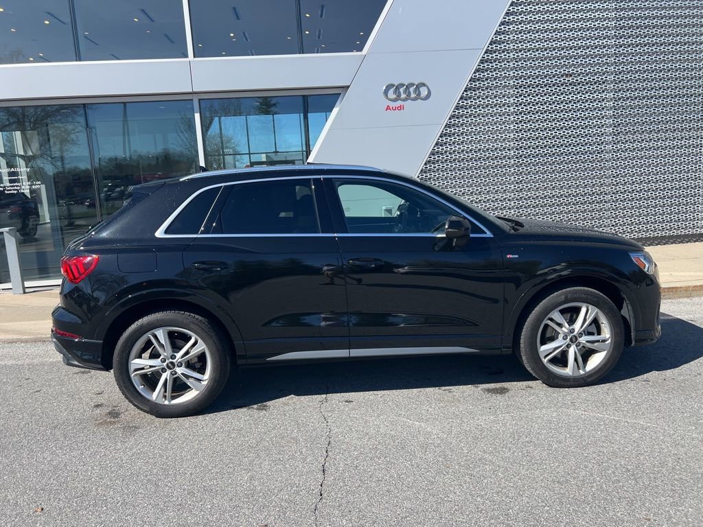Used 2023 Audi Q3 2.0T Premium w/ Convenience Package image 17