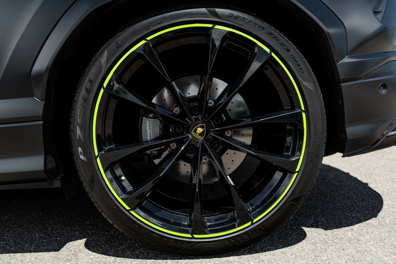 Used 2022 Lamborghini Urus AWD/4WD image 7