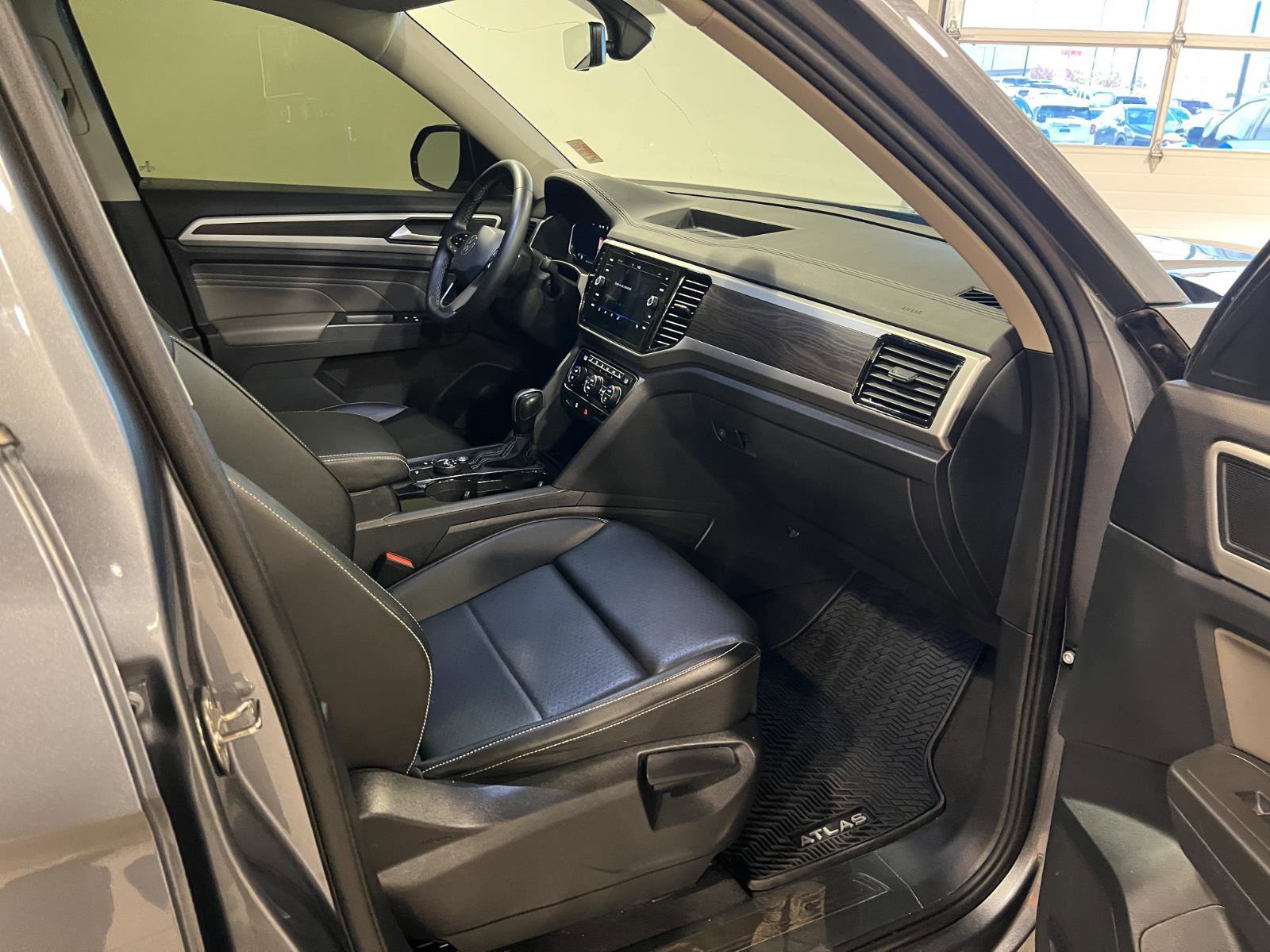 Used 2022 Volkswagen Atlas SE AWD/4WD image 40