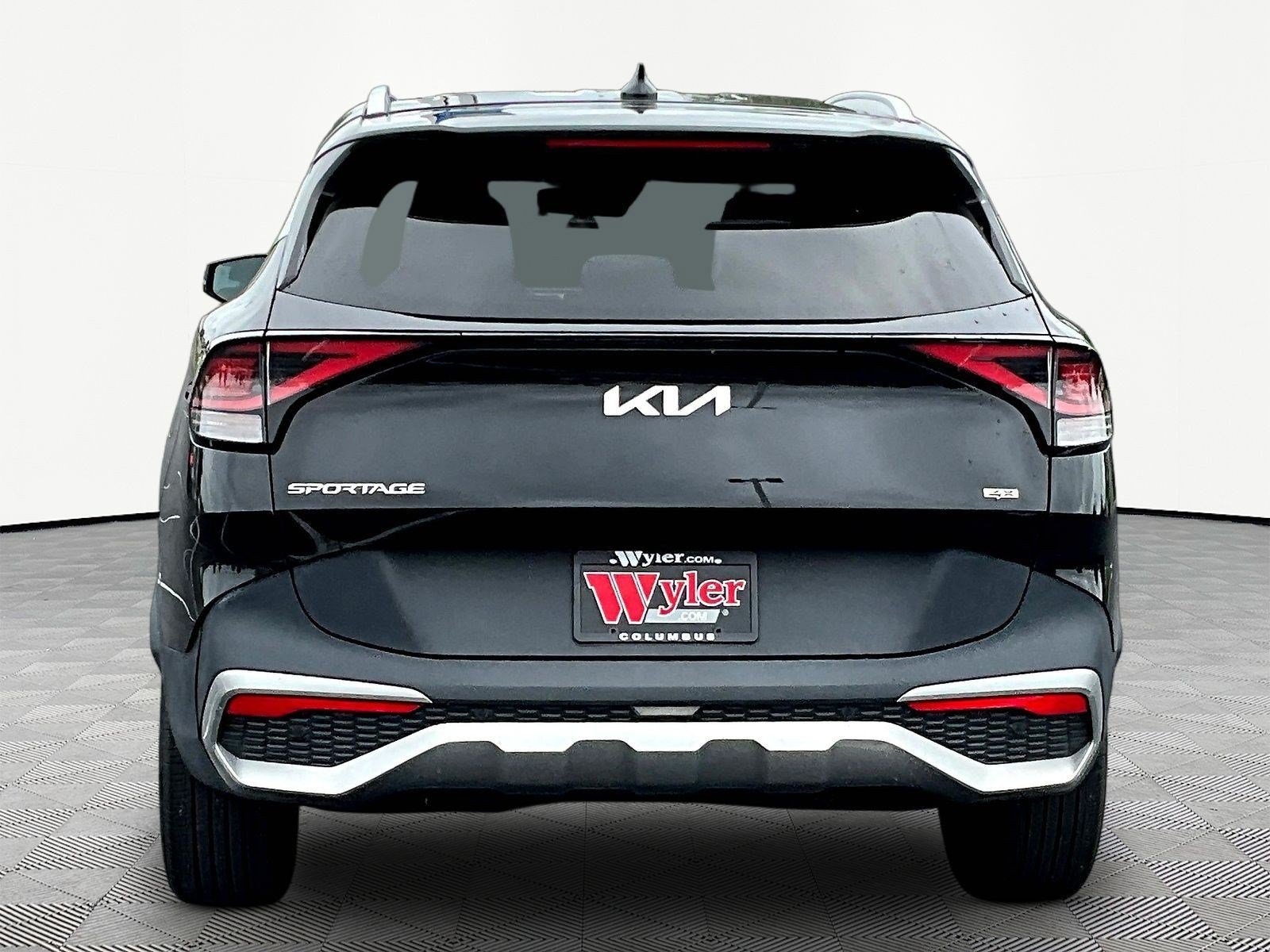 Used 2023 Kia Sportage EX AWD/4WD image 5