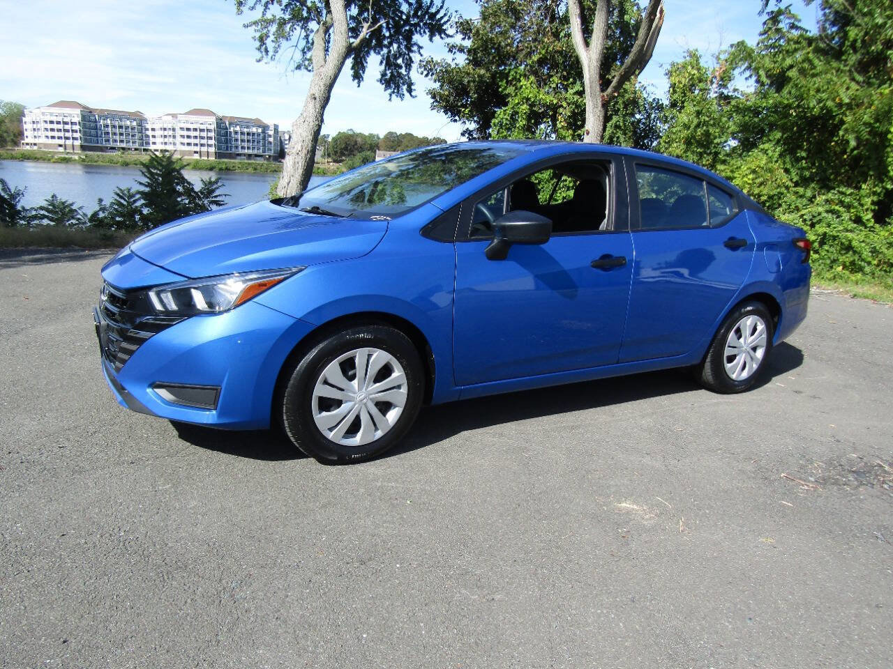 Used 2023 Nissan Versa S FWD image 38