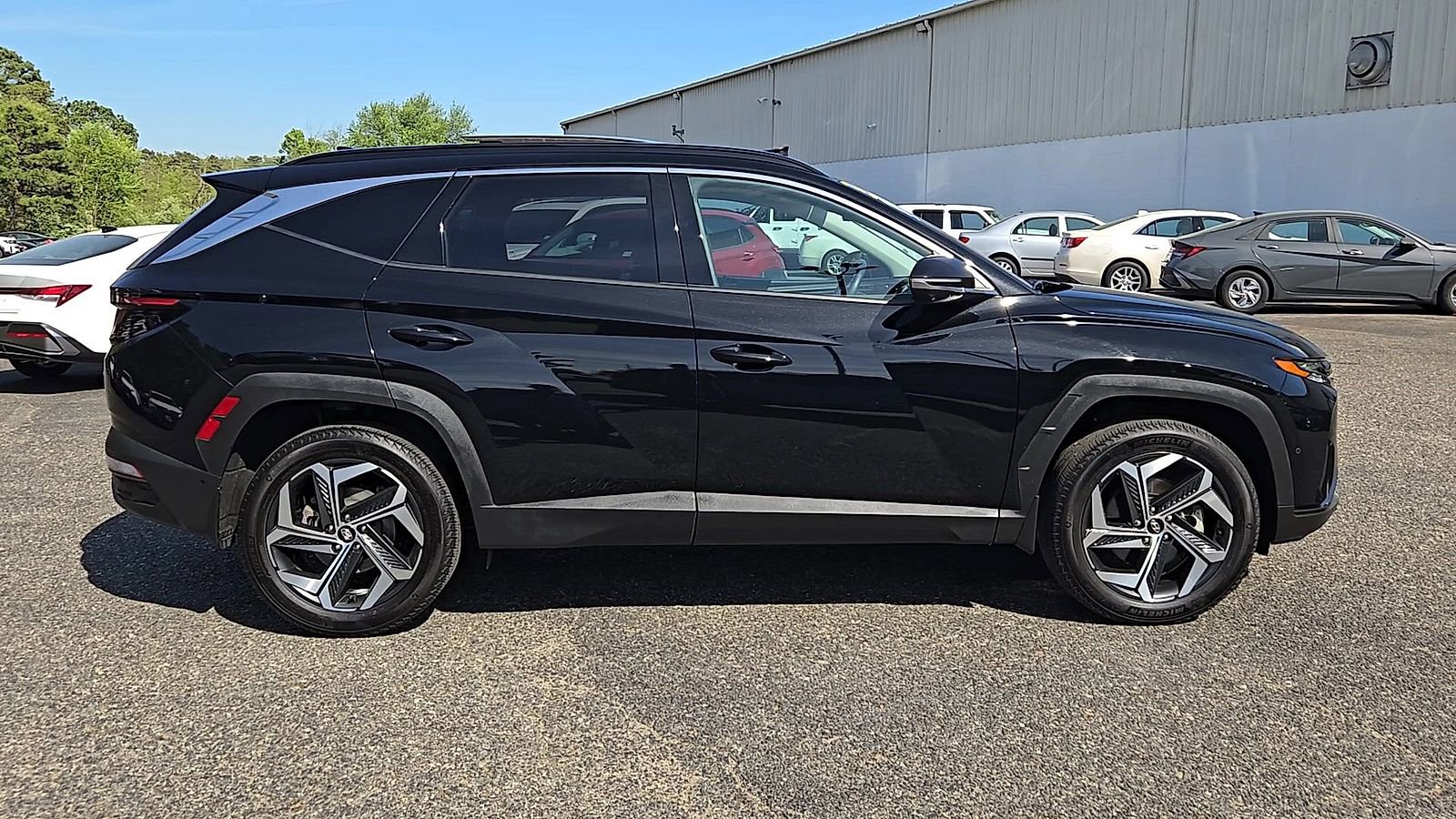 Certified 2023 Hyundai Tucson Limited AWD/4WD image 9