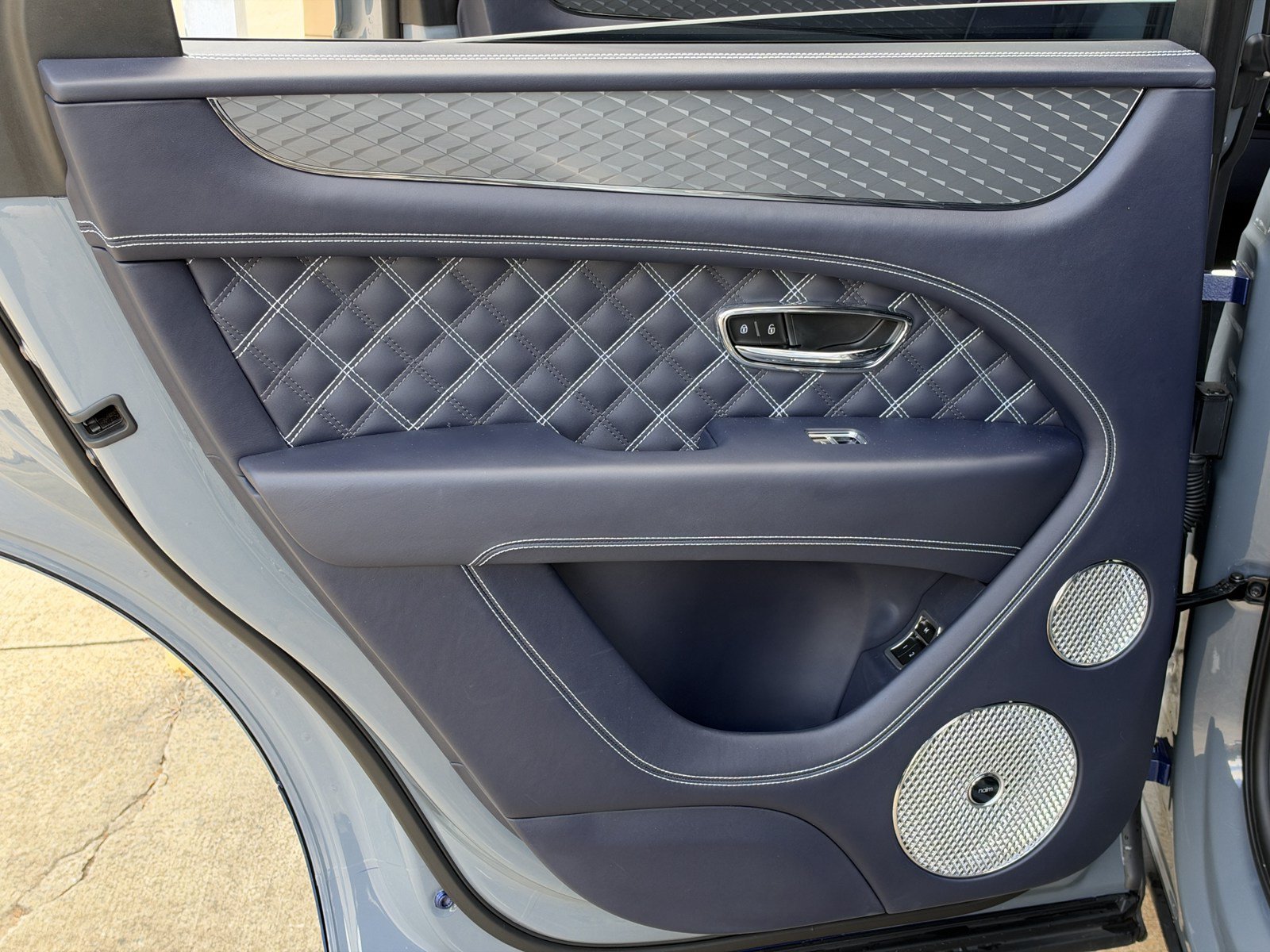 Certified 2021 Bentley Bentayga AWD/4WD image 31