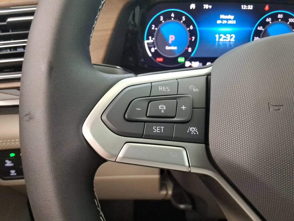 Used 2026 Volkswagen Atlas SE w/ Panoramic Sunroof Package FWD image 28
