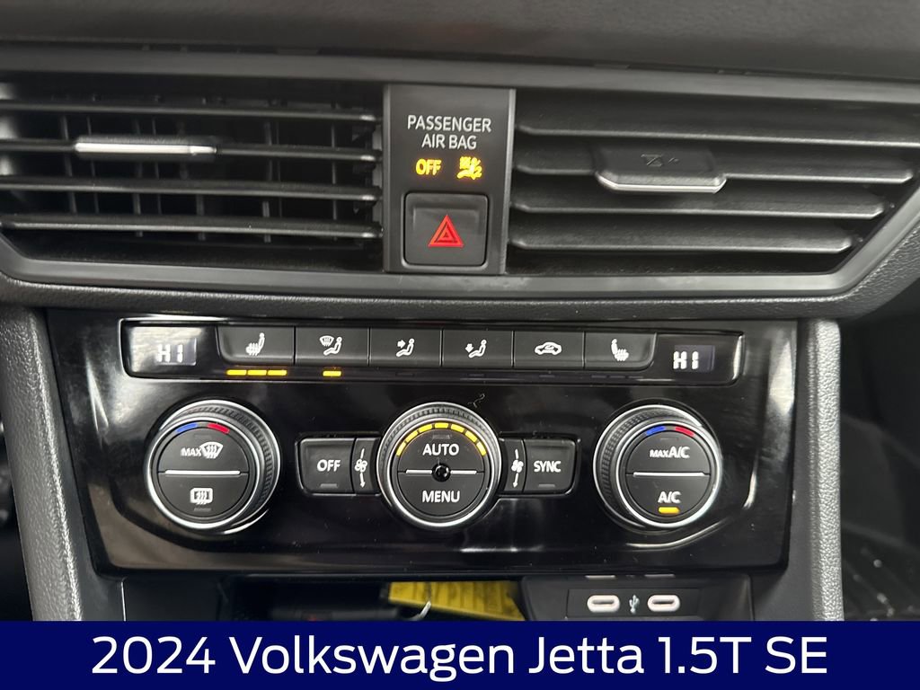 Used 2024 Volkswagen Jetta SE w/ Panoramic Sunroof Package image 23