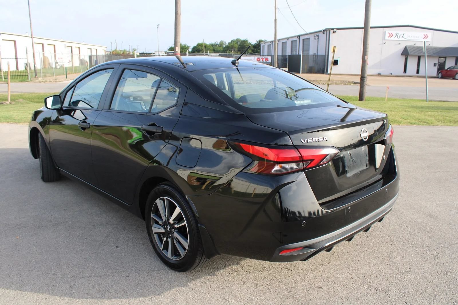 Used 2025 Nissan Versa S w/ S Plus Package FWD image 6