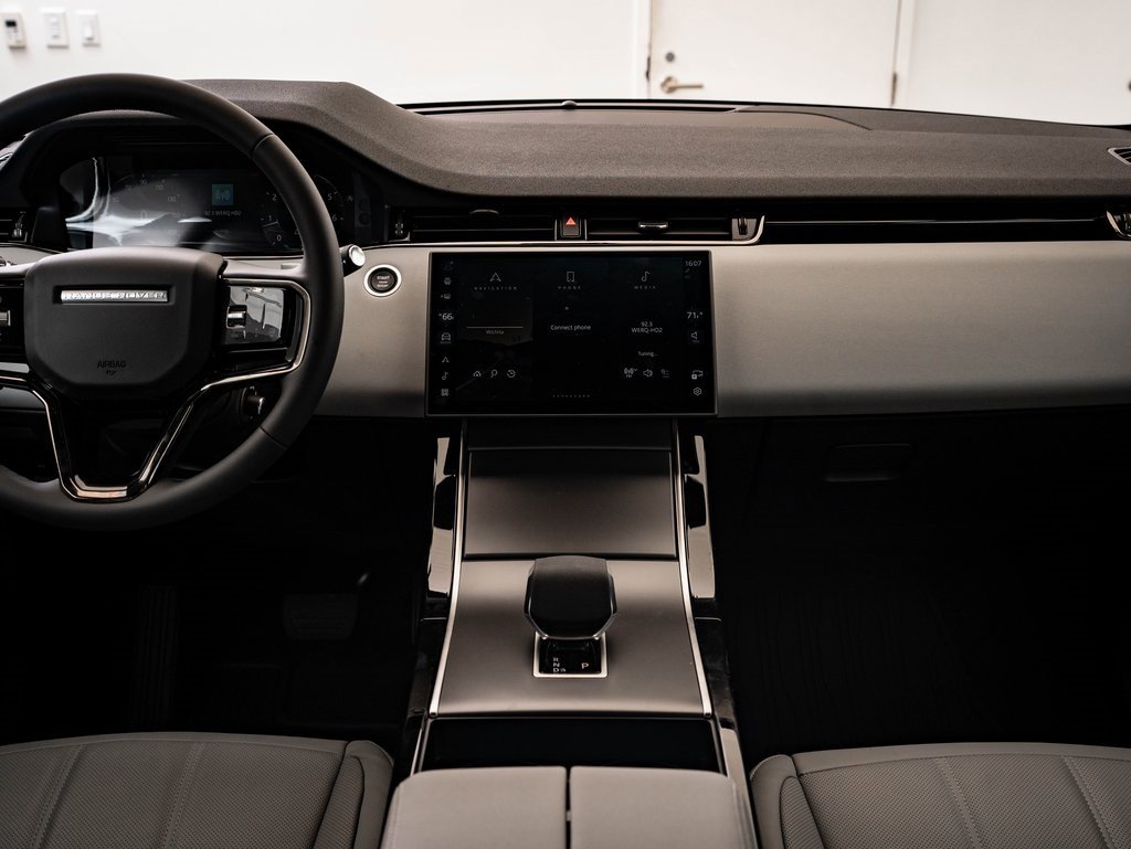 Certified 2026 Land Rover Range Rover Evoque S image 33