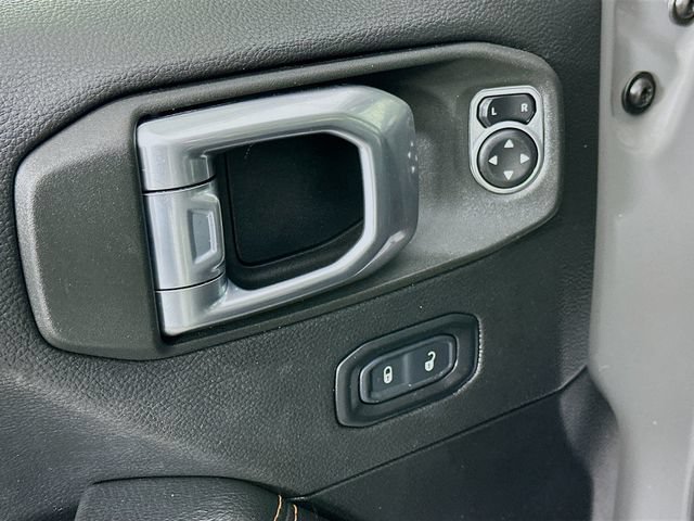 Used 2022 Jeep Gladiator Mojave w/ LED Lighting Group AWD/4WD image 25
