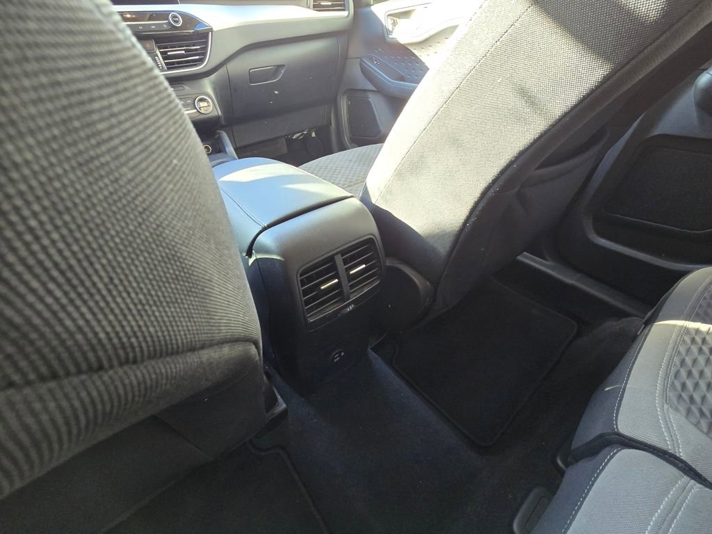 Used 2020 Ford Escape SE image 17