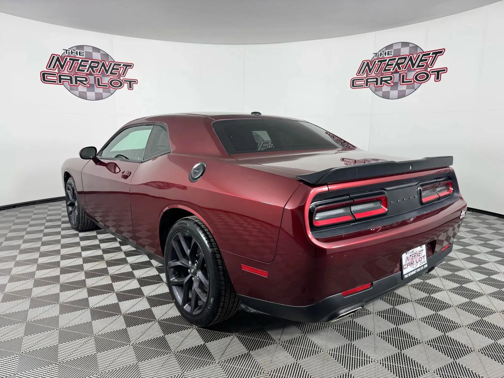 Used 2020 Dodge Challenger SXT w/ Blacktop Package RWD image 5
