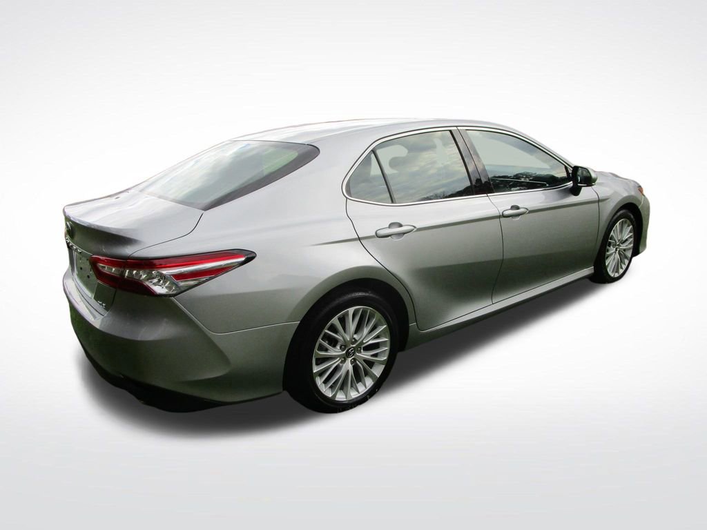 Used 2018 Toyota Camry XLE image 7
