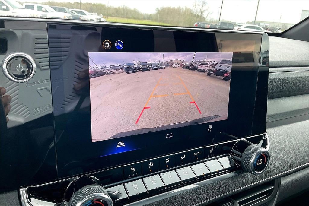 Used 2025 Chevrolet Colorado Trail Boss image 13