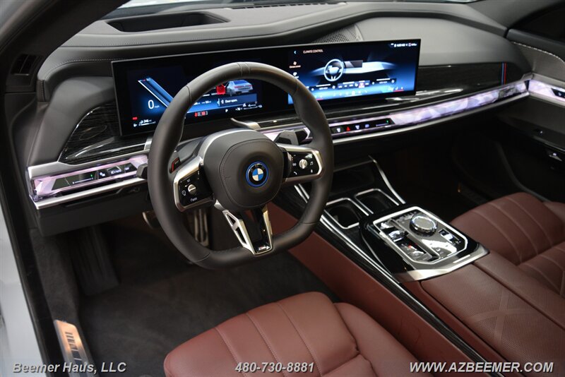 Used 2025 BMW 750e xDrive w/ Premium Package AWD/4WD image 17