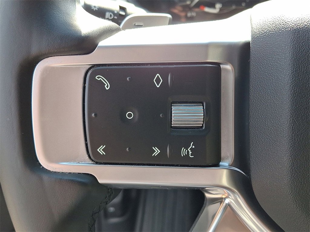Used 2023 Land Rover Discovery S image 23