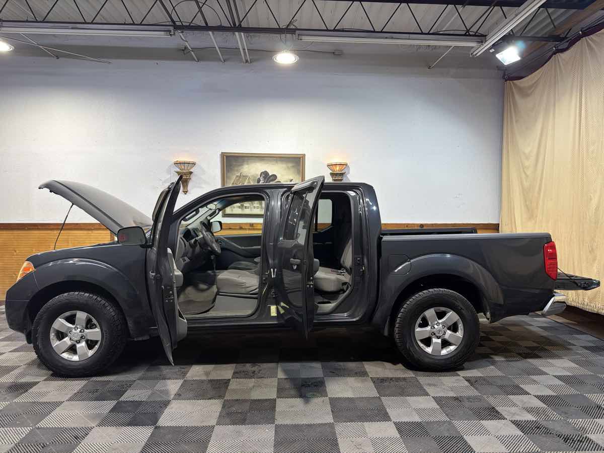 Used 2013 Nissan Frontier SV RWD image 12