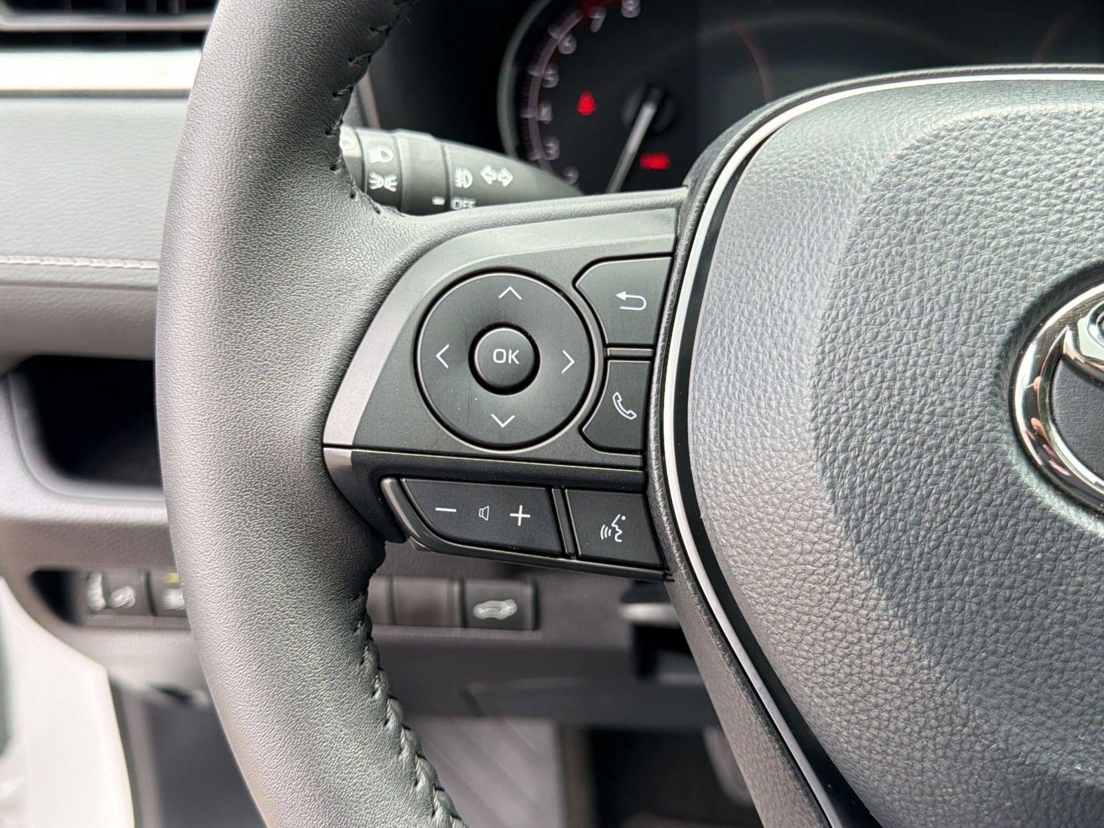 Used 2025 Toyota RAV4 XLE Premium image 17