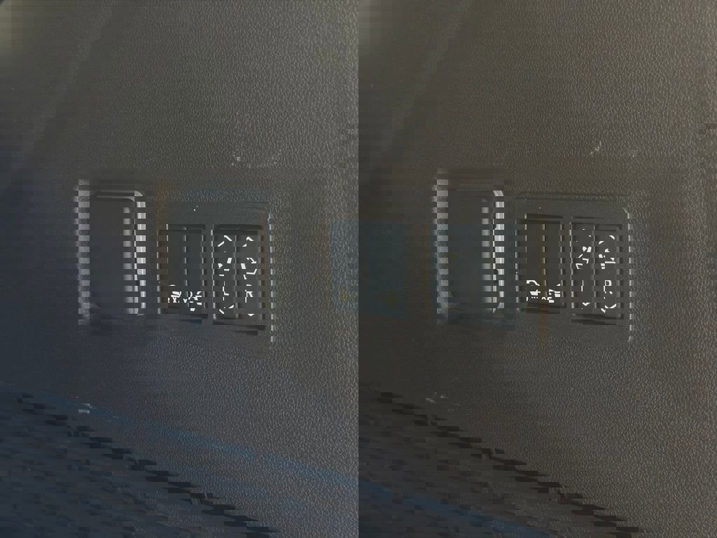 Used 2025 GMC Yukon Elevation w/ Elevation Premium Package image 47