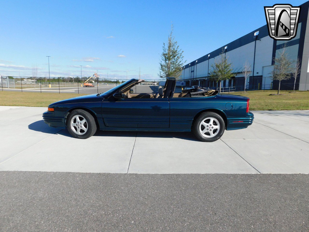 Used 1995 Oldsmobile Cutlass Supreme Convertible image 5