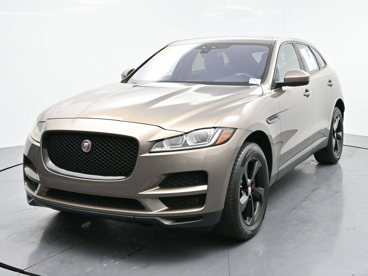 Used 2017 Jaguar F-PACE Premium image 3