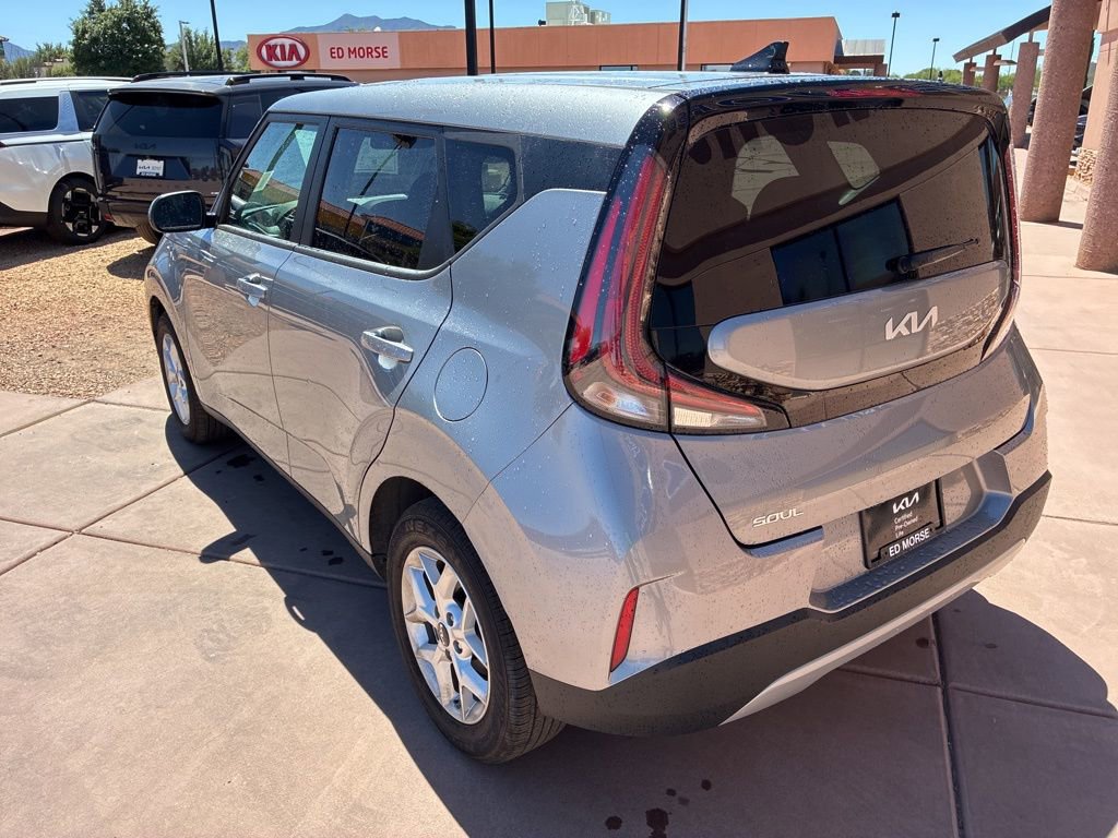 Used 2025 Kia Soul LX FWD image 6