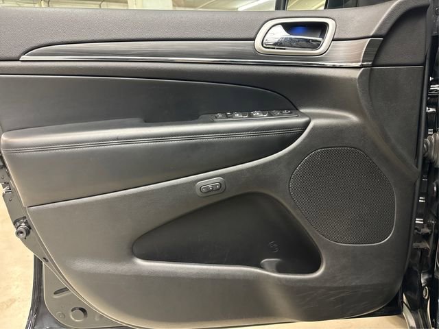 Used 2020 Jeep Grand Cherokee Limited w/ Trailer Tow Group IV image 25