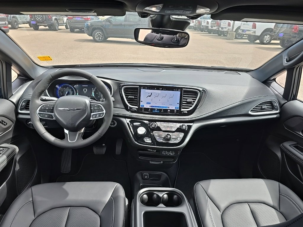 New 2025 Chrysler Pacifica Select image 18
