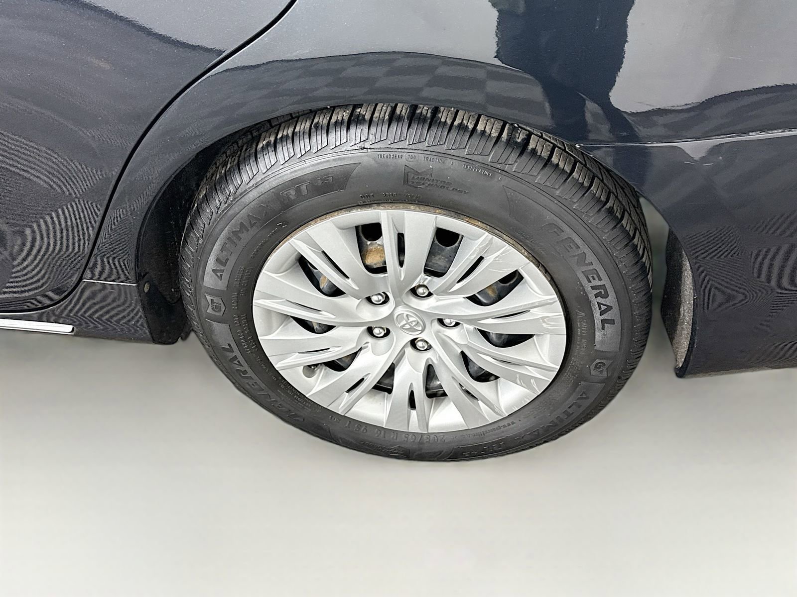 Used 2012 Toyota Camry LE image 21