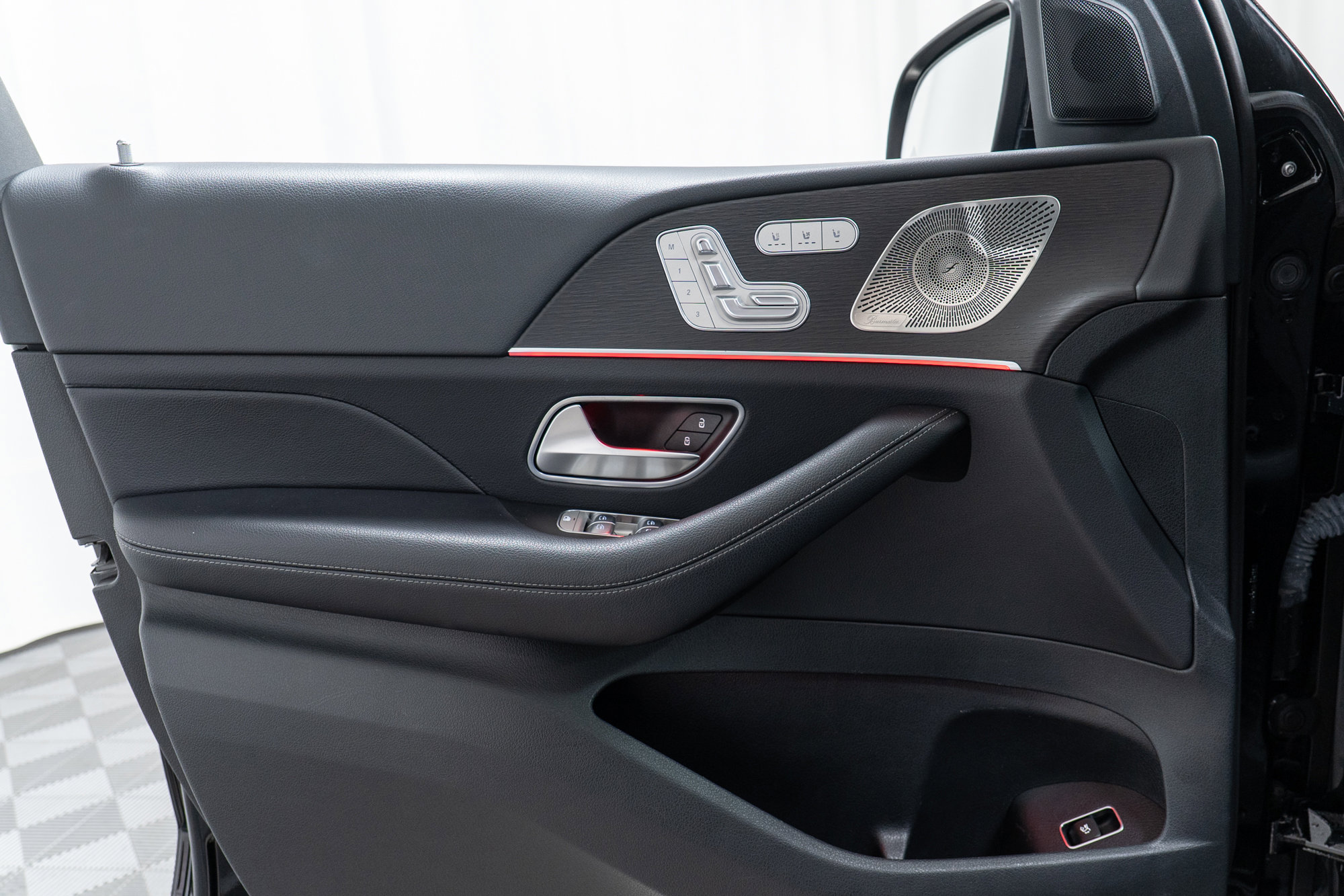 Certified 2022 Mercedes-Benz GLE 350 4MATIC w/ AMG Line Exterior image 10