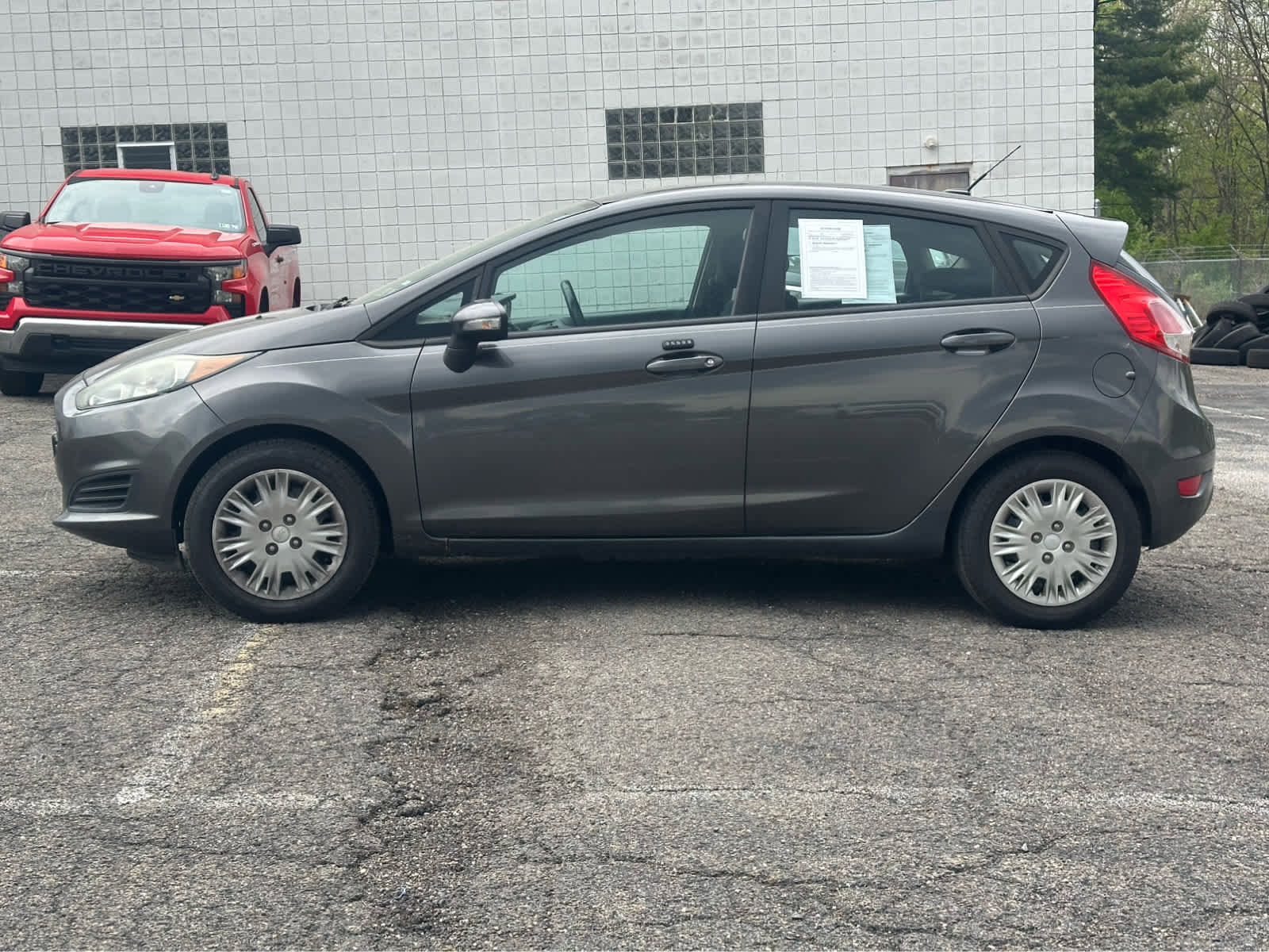 Used 2016 Ford Fiesta SE FWD image 4